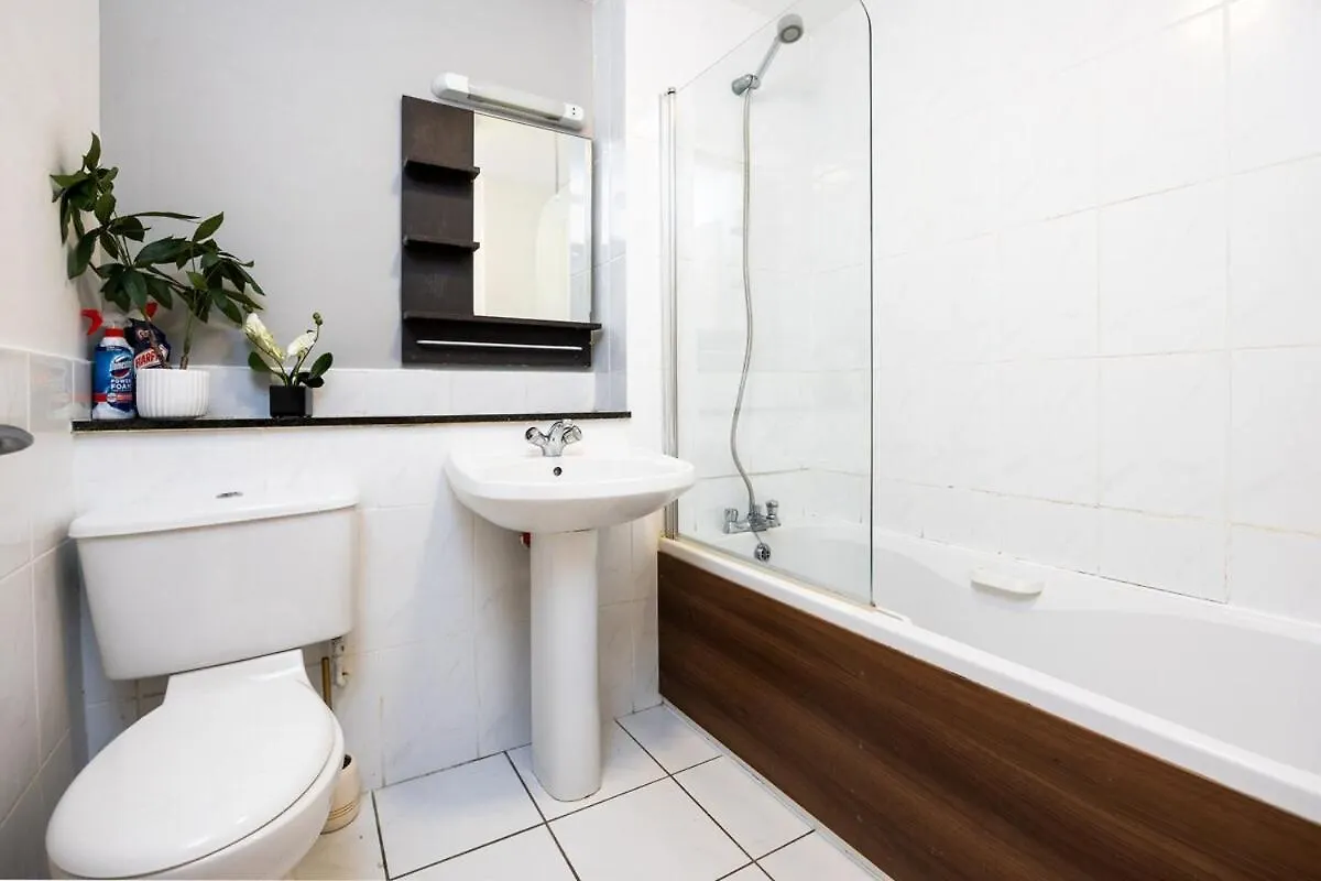 Scandinavian-Inspired 2Bed Near River Liffey Dublin Ireland